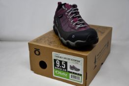 A pair of women's as new Oboz firebrand II Low B-Dry waterproof walking shoes (UK 7).