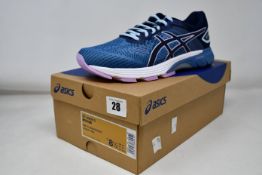 A pair of women's as new Asics GT-4000 2 trainers (UK 6.5).