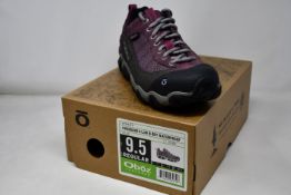 A pair of women's as new Oboz firebrand II Low B-Dry waterproof walking shoes (UK 7).