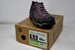 A pair of women's as new Oboz firebrand II Low B-Dry waterproof walking shoes (UK 7).