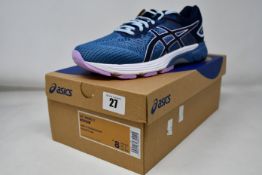 A pair of women's as new Asics GT-4000 2 trainers (UK 6).
