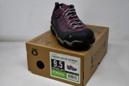 A pair of women's as new Oboz firebrand II Low B-Dry waterproof walking shoes (UK 7).