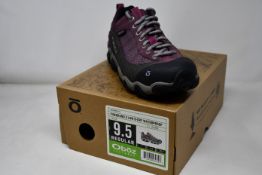 A pair of women's as new Oboz firebrand II Low B-Dry waterproof walking shoes (UK 7).