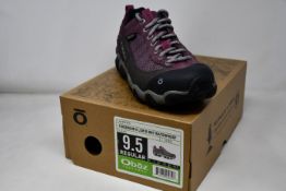 A pair of women's as new Oboz firebrand II Low B-Dry waterproof walking shoes (UK 7).