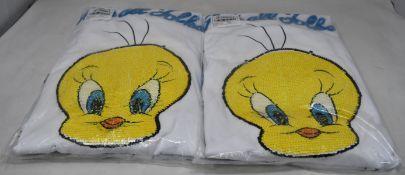 A quantity of ladies as new Looney Tunes Tweety pyjamas (All L - Approximately 25).