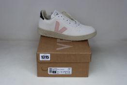 A pair of as new Veja V-10 CWL trainers (UK 5).
