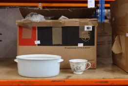 A quantity of Noritake china to include cups, casserole dishes and saucers (Approximately 20