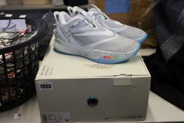 A pair of Nike Adapt BB 2.0 EU basketball boots (UK 9 - Soles immaculate, no sign of wear but