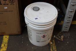 VpCI®-372E UV resistant water based peel-able metal protector (19L).