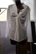 An as new Joseph Ribkoff white top (Size 18).