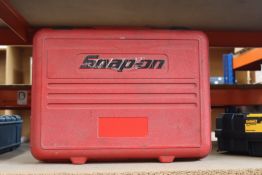 A pre-owned Snap-On Solus Ultra EESC318 diagnostic machine scanner.