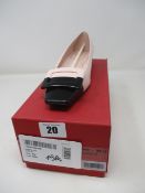 A pair of as new Roger Vivier flats (EU 38.5).