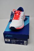 A pair of women's as new Asics Gel-Kayano 25 trainers (UK 6).