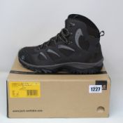 A pair of women's as new Jack Wolfskin Stormy Pass Texapore Mid boots (UK 7).