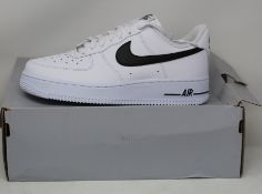 A pair of as new Nike Air Force 1 '07 AN20 (UK 6).