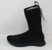 A pair of unisex Reebok Sock Runner ULTK (UK 5).