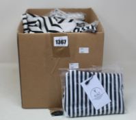 Thirty pairs of Kust of Sweden Luna bikini bottoms (Size 40).