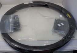 A pair of as new Enve 3.4 SES carbon fibre road bike rims (Disc brake 24 hole, clincher/tubeless).