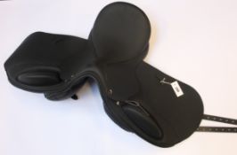 An as new Jeffries Mustang Saddle in black (17, 2K6).