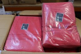 Six as new Casabella luxury pack of 3 bath towels in Red.