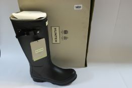 A pair of as new Hunter Norris Field boots (UK 8).