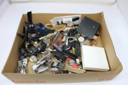 A quantity of assorted pre-owned branded/unbranded/fashion watches.