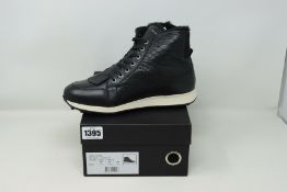 A pair of women's as new Duca Del Cosma Italian Golf Evolution Paloma golf shoes (UK 6).