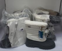 Five pairs of women's as new Mountain Warehouse whistler snow boots (All UK 7 - RRP £50 each).