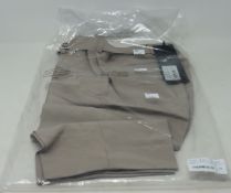 A pair of as new Rokh pleated knee-length shorts (Size 38 - RRP £348).