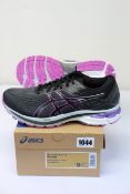A pair of women's as new Asics GT-2000 9 G-TX trainers (UK 7).
