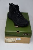 A pair of women's as new Keen Basin Ridge hiking boots (UK 4).