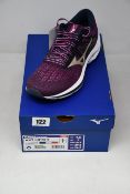 A pair of women's as new Mizuno Wave Inspire 17 trainers (UK 7).