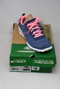 A pair of women's as new Skechers Go Golf Elite 3 Grand shoes (UK 4.5).