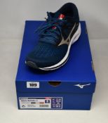 A pair of men's as new Mizuno Wave Inspire 17 trainers (UK 10.5).