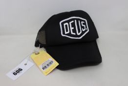 Fifteen as new Deus Ex Machina Baylands trucker caps in black/white (RRP £25 each).