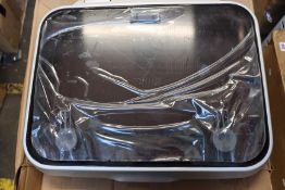 A Lewmar size 30 ocean hatch in grey (39630070).