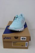 A pair of women's as new Asics GT-1000 10 trainers (UK 6).