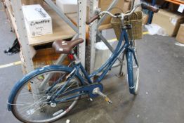 A pre-owned Adventure Prima Café Deluxe bicycle in blue.