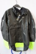 An as new Gore C5 Gore-Tex Sakedry 1985 Viz cycling jacket (EU XXL).