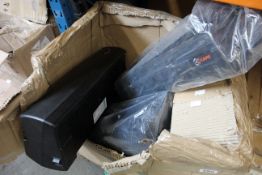 Five Cape 6-socket walkie-talkie recharging stations (Requires UK plug adaptor).