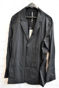 A men’s as new Arc’Teryx Veilance blazer in black (S).