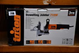 A Triton dowelling jointer 710W (TDJ600).