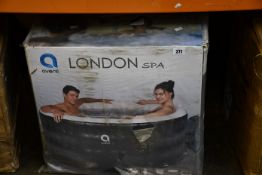 An as new Avenii London spa.