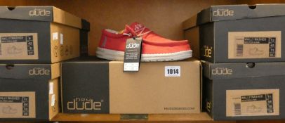 Five pairs of as new Hey Dude Wally Washed shoes in molten lava (2 x UK 8, 1 x UK 10, 2 x UK 11).