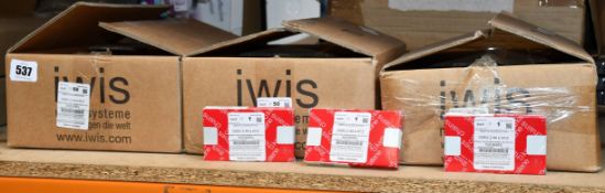 One hundred and fifty boxed as new Jaguar Iwis upper engine oil pump chains 50036953.