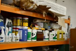 Miscellaneous cleaning products/accessories to include Rubbermaid Cart Sacks and EverBuild Wonder