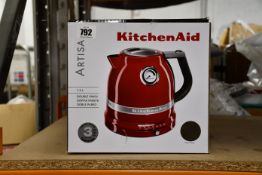 An as new KitchenAid artisan 1.5L variable temperature kettle (5KEK1522BMS1).