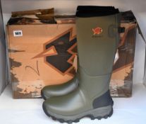 A pair of as new Gateway Woodwalker 18