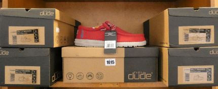 Five pairs of as new Hey Dude Wally Washed shoes in molten lava (1 x UK 6, 1 x UK 7, 3 x UK 9).