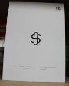 A boxed as new Stündenglass Gravity 360 Degree Rotating Glass Hookah (SG2-KIT-STBK-02).